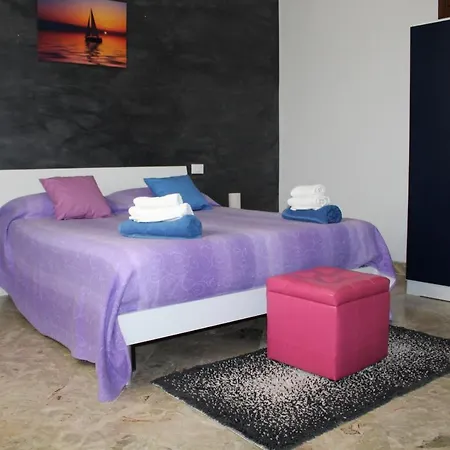 דירה La Terrazza Di Don Toto קאריני