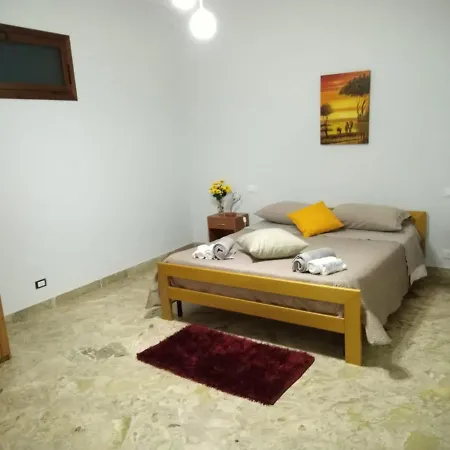 דירה La Terrazza Di Don Toto קאריני